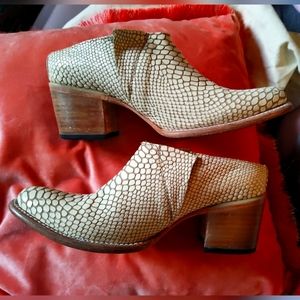 FREEBIRD By STEVEN SHAE Mules US 9 Leather Chunky Heel Booties Snake Creme Boots